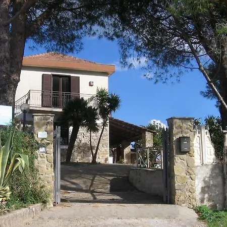 La Luna Nella Mano Guest house *